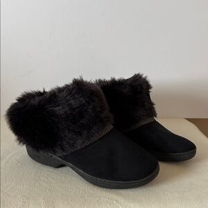 Isotoner ankle slippers